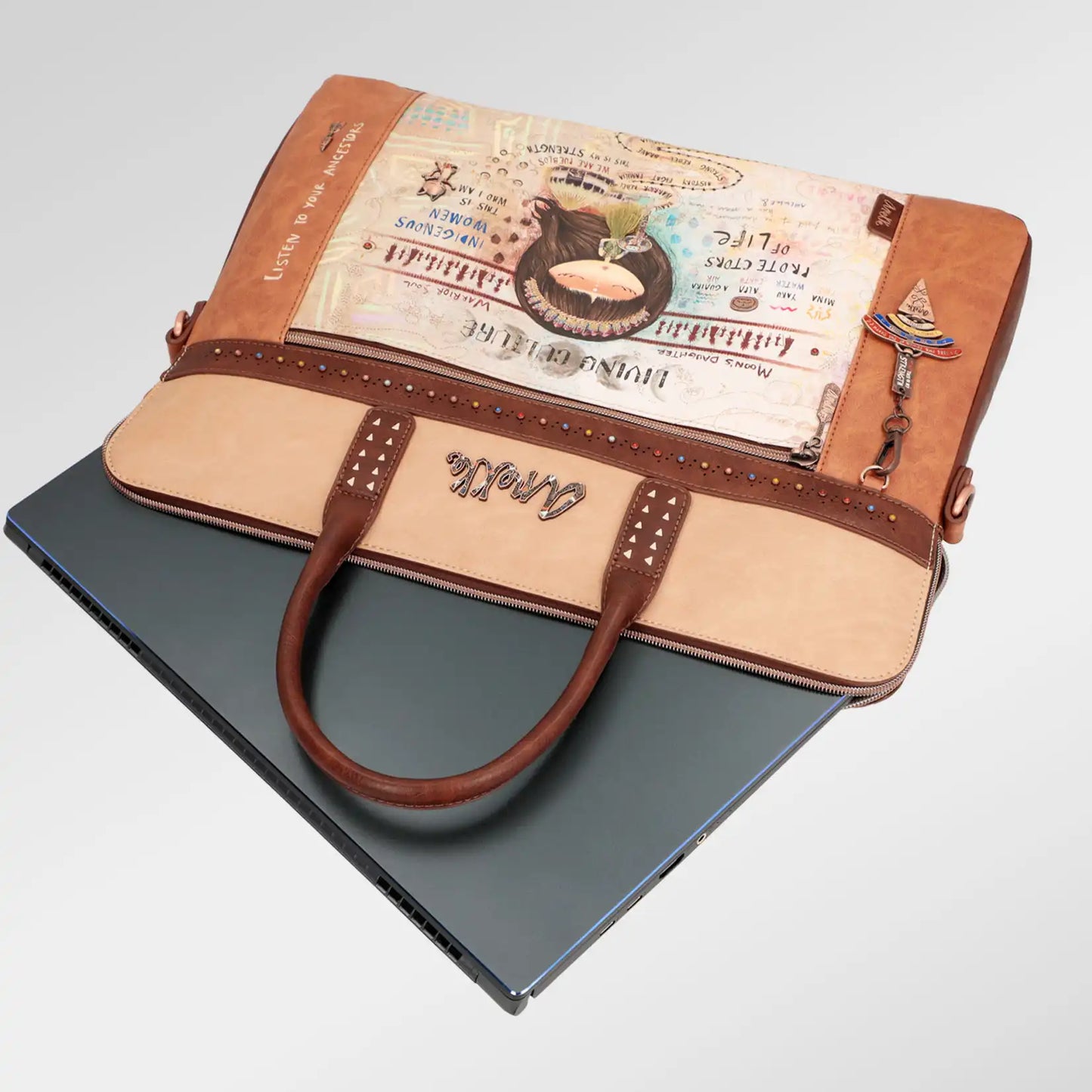 Milieubewust en uniek: Anekke Menire multi-pocket tas - Amazon-geïnspireerd ontwerp