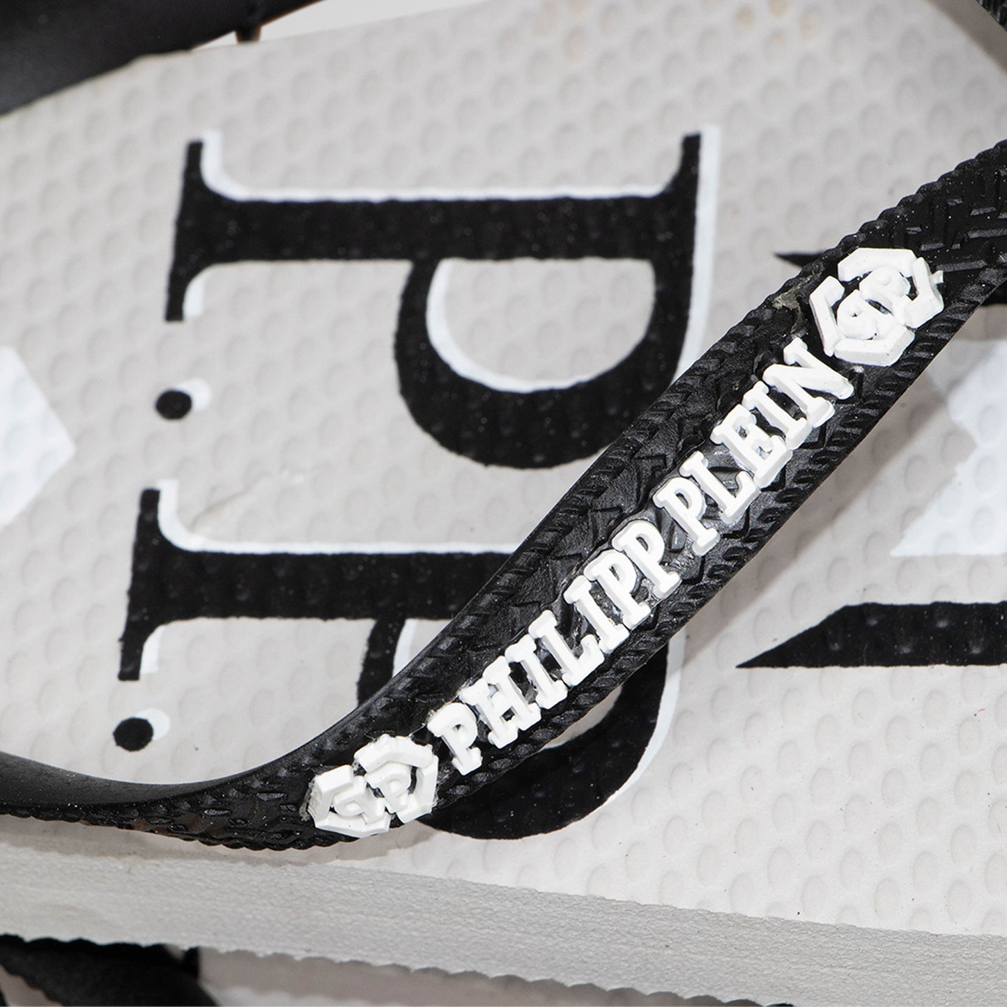 Luxuriös und stilvoll: Philipp Plein Herren Flip-Flops