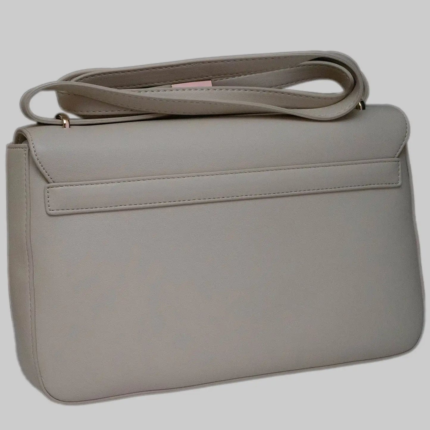 Verspielt & stilvoll: Damen Kunstleder Umhängetasche mit Herz-Motiv