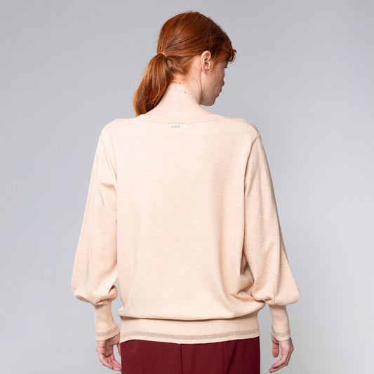 Anekke SHŌEN damestrui van viscosemix in beige - V-hals en subtiel logo