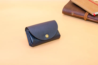 Geldbörse anthrazit Leder minimalistisch Damen Portemonnaie, Vorderansicht geschlossen kompakt schlank